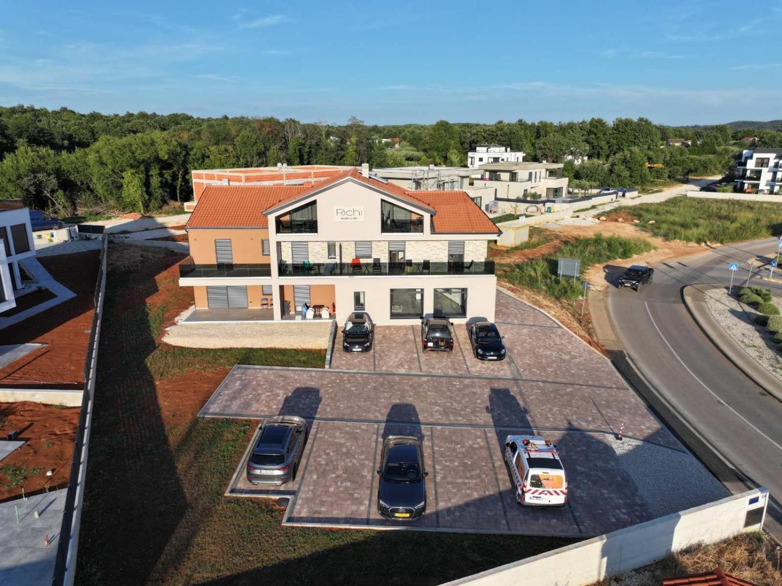 Richi Rooms & App Funtana Εξωτερικό φωτογραφία